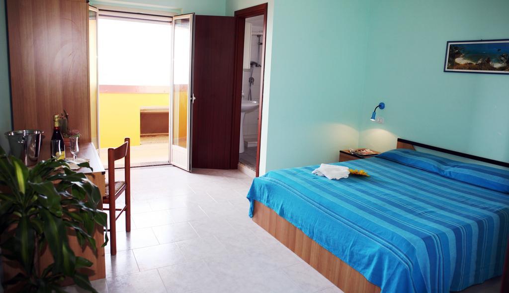 A Turri Hotel Capo Vaticano Bilik gambar