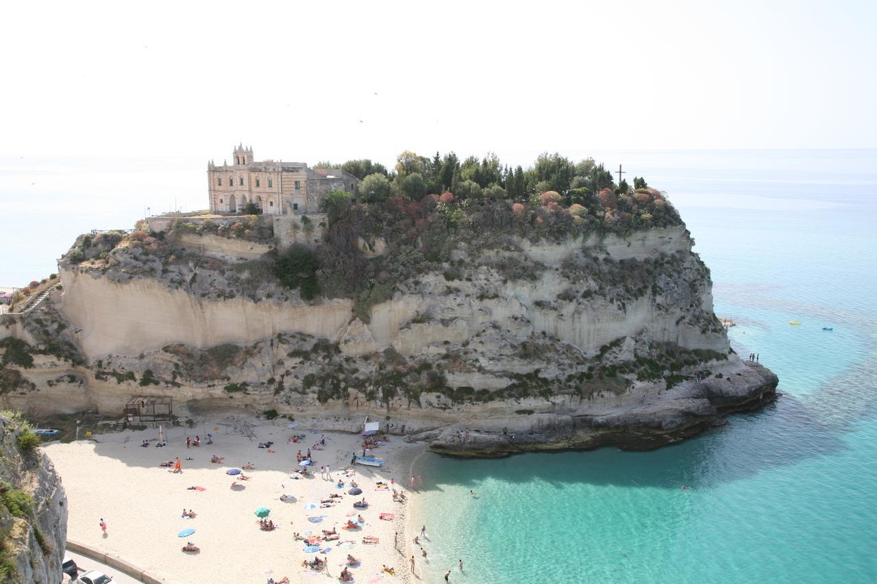 A Turri Hotel Capo Vaticano Luaran gambar
