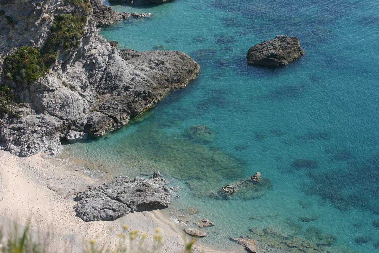 A Turri Hotel Capo Vaticano Luaran gambar