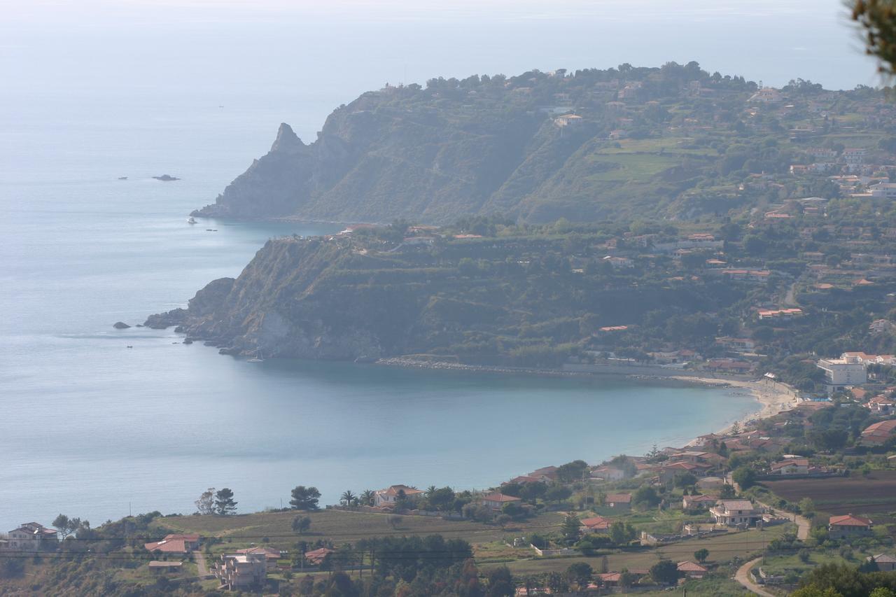 A Turri Hotel Capo Vaticano Luaran gambar